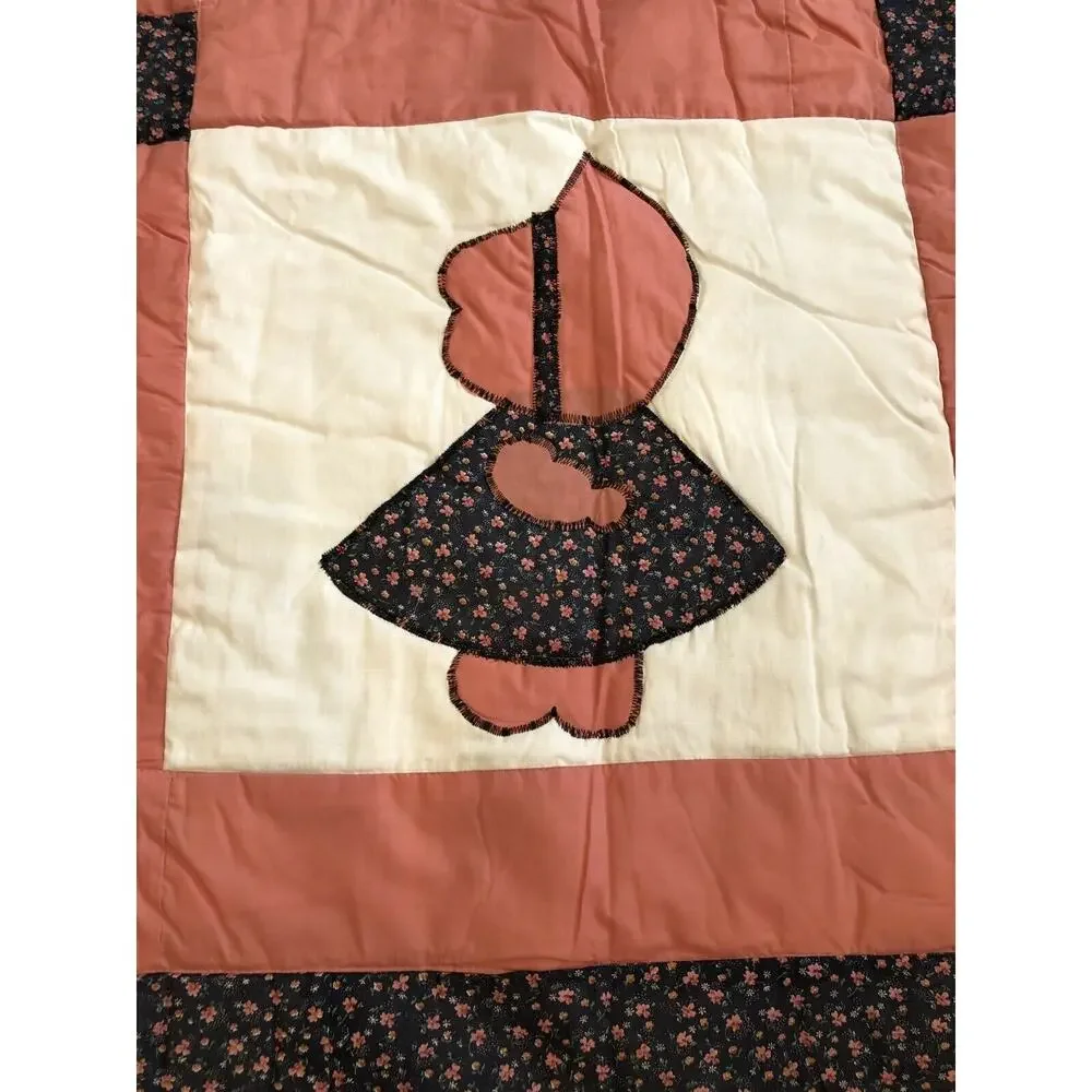 Vintage Sunbonnet Sue Appliqué Quilt Cream, Coral & Floral 90”x76”